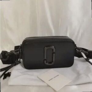 MARC JACOBS snapshot bag w/ chic design